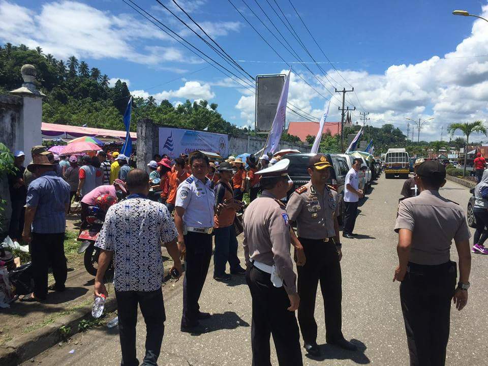polres-minahasa-selatan-melibatkan-200-personil_20171001_134634.jpg
