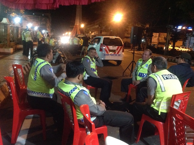 polres-minahasa-siap-kawal-pawai-takbiran_20150716_193738.jpg