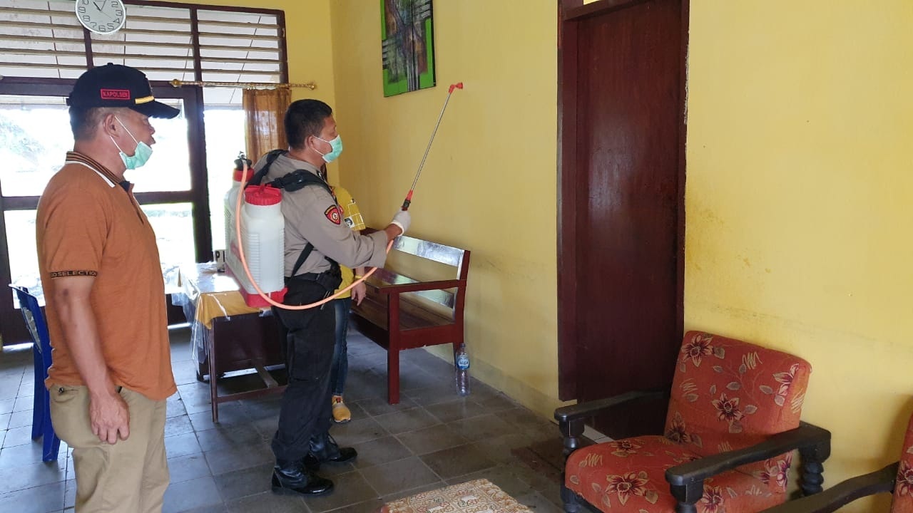 polres-minsel-lakukan-penyemprotan-disinfektan.jpg