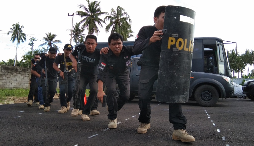 polres-minsel-latihan-mantap-brata.jpg