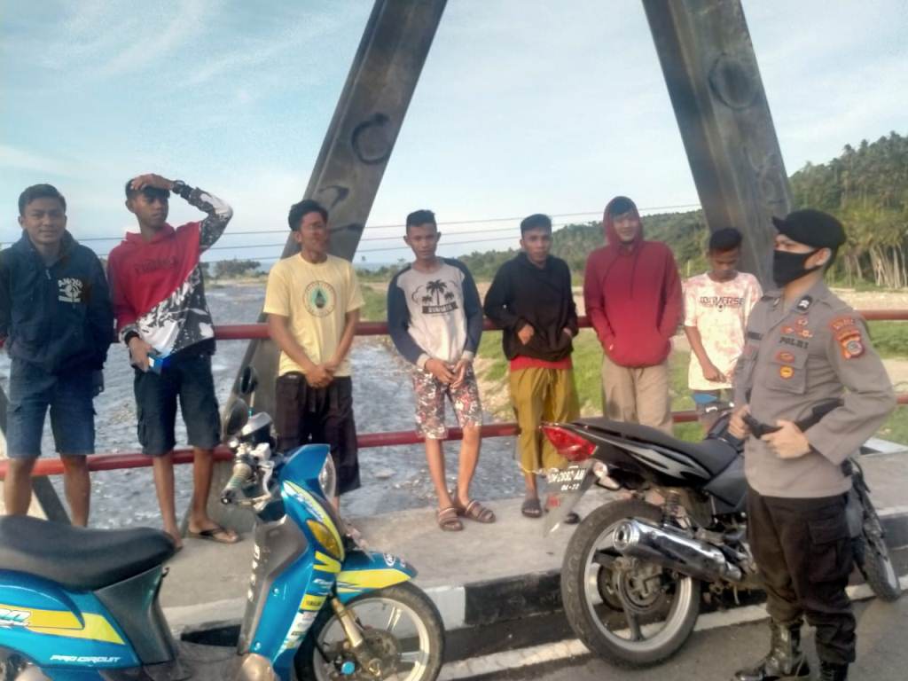 polsek-posigadan-gelar-giat-antisipasi-balap-liar-di-jembatan-milangodaa.jpg