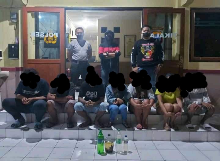polsek-tikala-mengamankan-sekelompok-anak-muda-di-dendengan-dalam-sedangjhhjhg.jpg