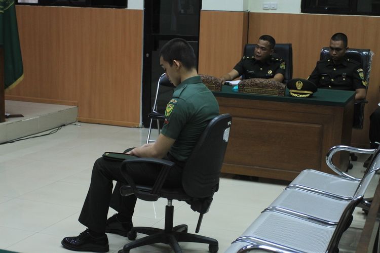 Anggota TNI AD Prada DP Terdiam Setelah Divonis Penjara Seumur Hidup, Teriakan Kakak: Jawab Dek