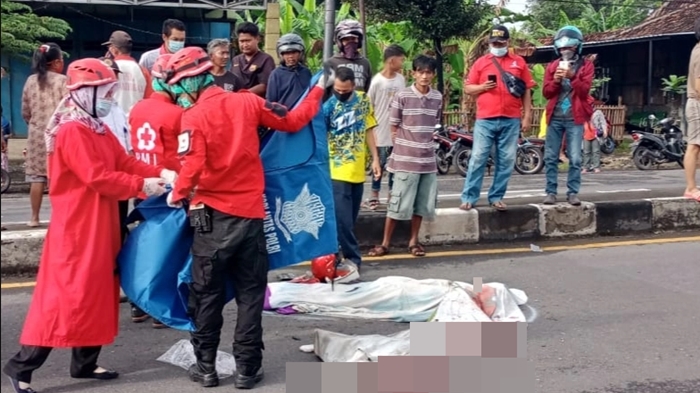 Kecelakaan Maut Tadi Pagi, Pengendara Motor Tewas Mengenaskan, Korban Ditabrak Mobil dari Belakang