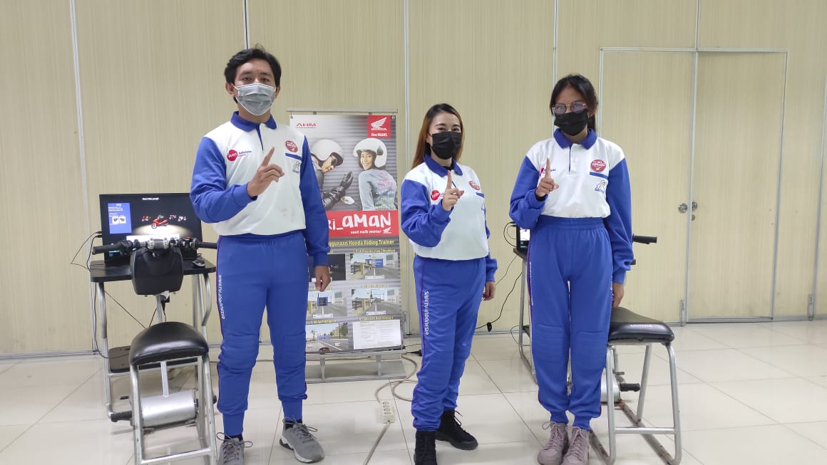 pt-daya-adicipta-wisesa-daw-mengutus-lima-orang-dalam-safety-riding-instructorjhgjghj.jpg
