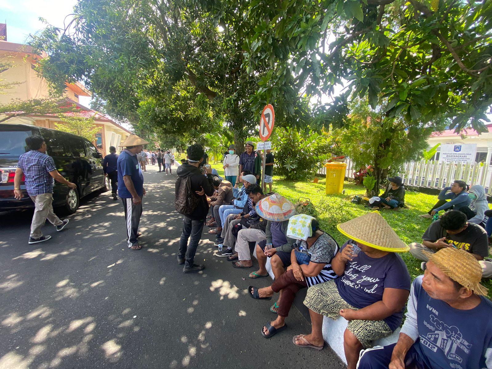 Masyarakat Desa Kalasey II Laporkan Dua Perwira Polresta Manado dan Kasat Pol PP Sulut