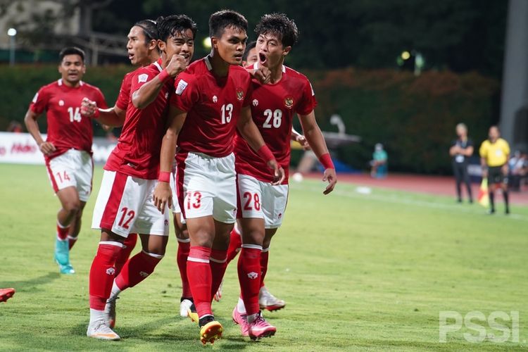 rachmat-irianto-merayakan-gol-pada-pertandingan-fase-grup-piala-aff-2020-indonesia-vs-kamboja.jpg