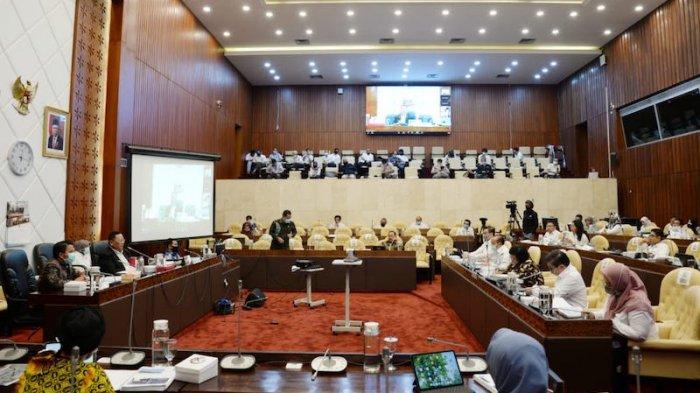 raker-komisi-iv-dpr-dengan-menteri-lhk.jpg