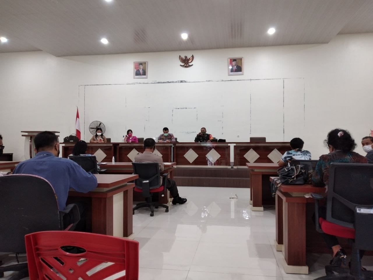 rapat-evaluasi-kegiatan-satuan-percepatan-penanganan-covid-19.jpg