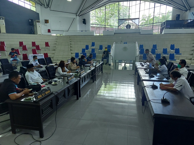 rapat-kerja-komisi-iii-dprd-bitung-dengan-mitra-kerja.jpg