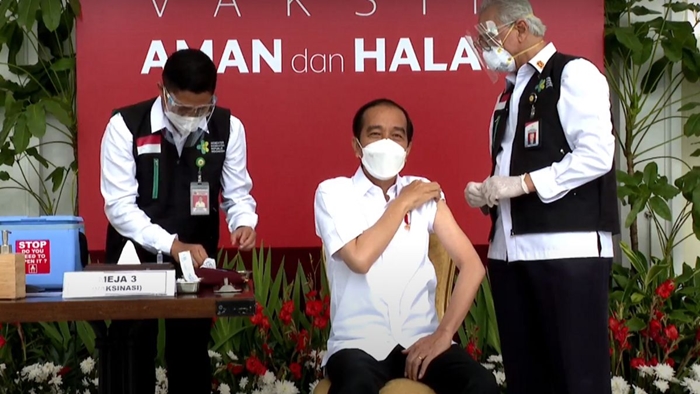 Selain Jokowi, Ini Pemimpin Negara di Dunia Yang Sudah Disuntik Vaksin Covid 19