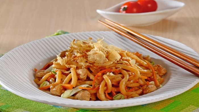 Resep Sarapan Praktis dan Spesial: Udon Goreng Ayam