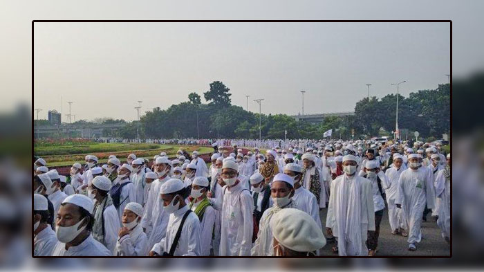 Massa Jemput Rizieq Shihab di Bandara Soetta, Suara Rizieq Tak Terdengar