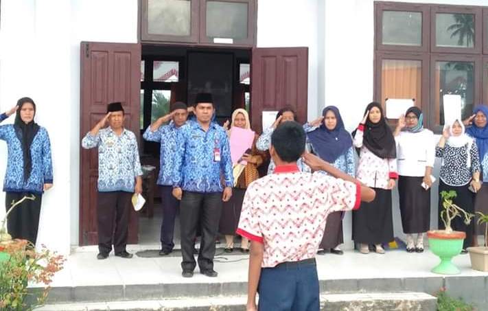 rikson-paputungan-tutup-unbk-utama-di-smp-1-bolaang-uki-5757688.jpg
