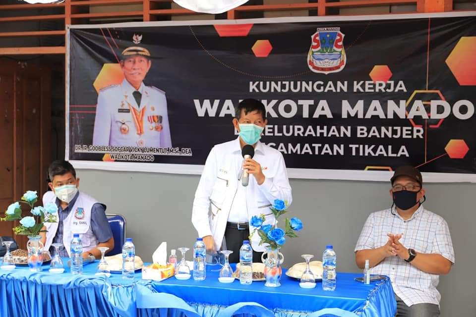saat-wali-kota-bersma-masyarakat-di-wilayah-kecamatan-tikala.jpg