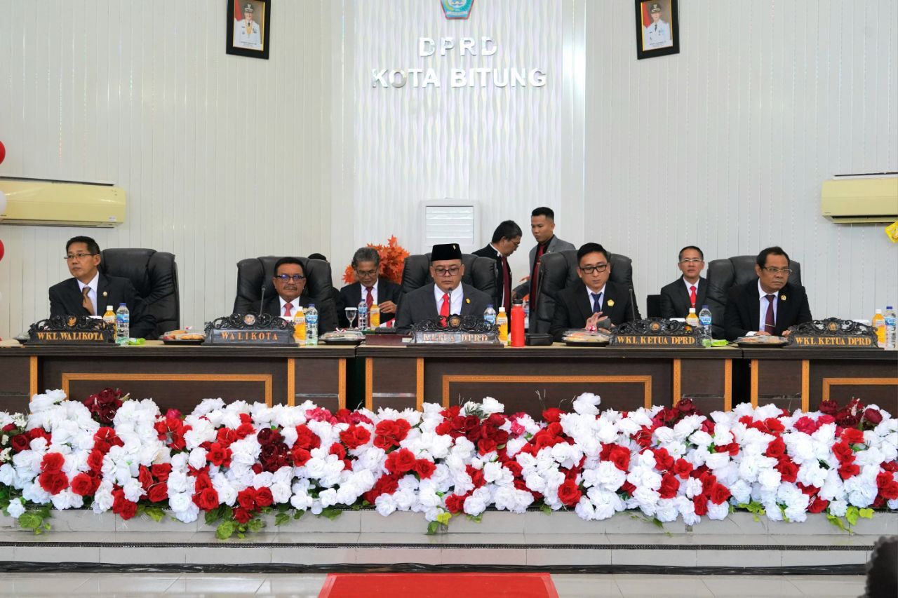 saksikan-pidato-presiden-ri-joko-widodo-dprd-bitung-gelar-rapat-paripurna-4.jpg