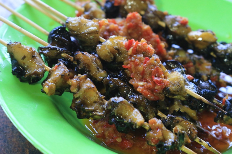 Puas Telusuri Danau Tondano, Langsung Nikmati Lezatnya Sate Kolombi