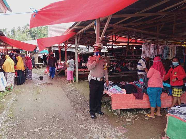 UPDATE: Tak Pakai Masker, Warga Bolsel Tidak Diizinkan Masuk Pasar