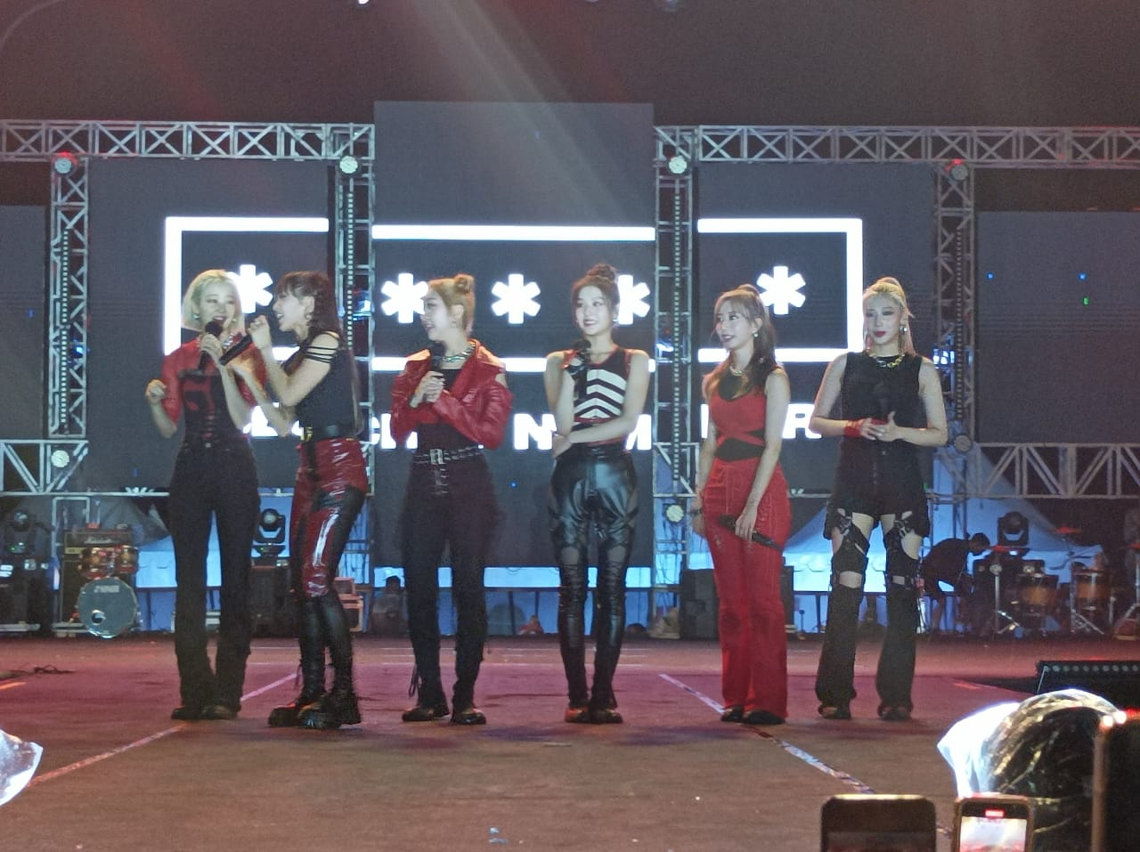 secret-number-benar-benar-menghibur-ribuan-lockey-fans-fanatik-di-manado-sulawesi-utara.jpg