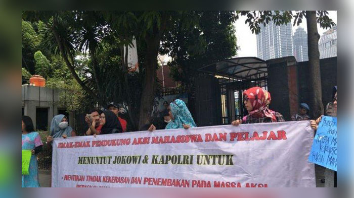 Setelah Mahasiswa dan Pelajar, Giliran Emak-Emak Yang Menggelar Aksi Unjuk Rasa, Ini Tuntutannya
