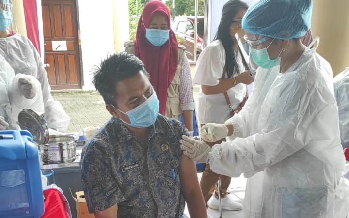 Sekda dan Mantan Kapolres Bolmong Telah Divaksinasi Covid-19 Tahap ke Dua