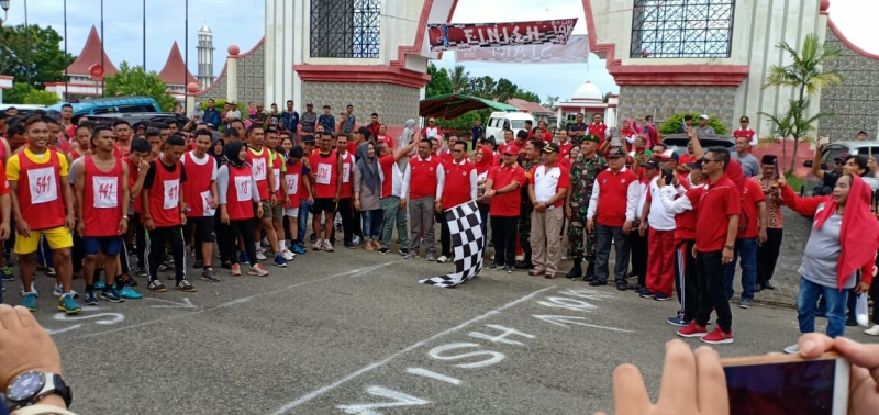 sekda-bolsel-buka-lomba-lari-marathon.jpg
