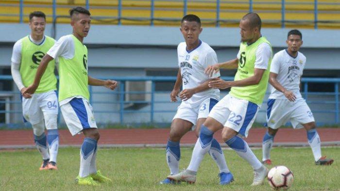 Selain Beckham Putra Nugraha, Persib Bandung Ikat 4 Pemain Berikut dengan Kontrak Jangka Panjang
