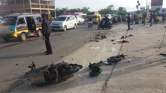 Kecelakaan Maut, Kepala Sekolah Tewas di Tempat, Motor Terbelah Dua Tertabrak Mobil Kecepatan Tinggi