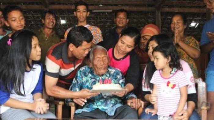 Manusia Tertua di Dunia Rayakan Ulang Tahun ke-134, Masih Jago Bermain Alat Musik Tradisional