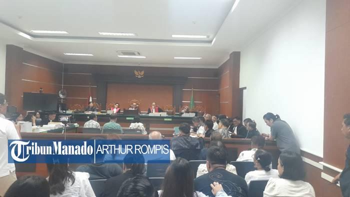 sidang-kedua-kasus-dugaan-korupsi-dana-hibah-dari-Pemprov-Sulut-ke-GMIM-Rabu-1092025.jpg