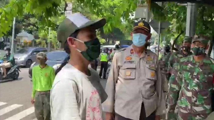 siswa-smk-dihukum-aparat-karena-tak-memakai-masker-saat-keluyuran.jpg
