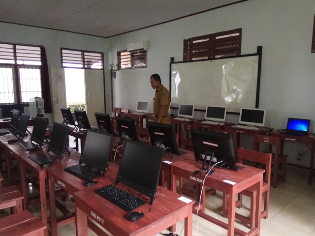 SMA Negeri 1 Siau Timur Siapkan 43 Komputer untuk UNBK