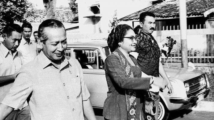 soeharto-dan-sang-istri-tien-soeharto.jpg