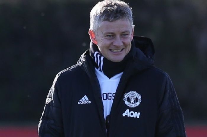 solskjaer-ungkap-petuah-sir-alex-ferguson-sebelum-mu-cukur-as-roma-7-1.jpg