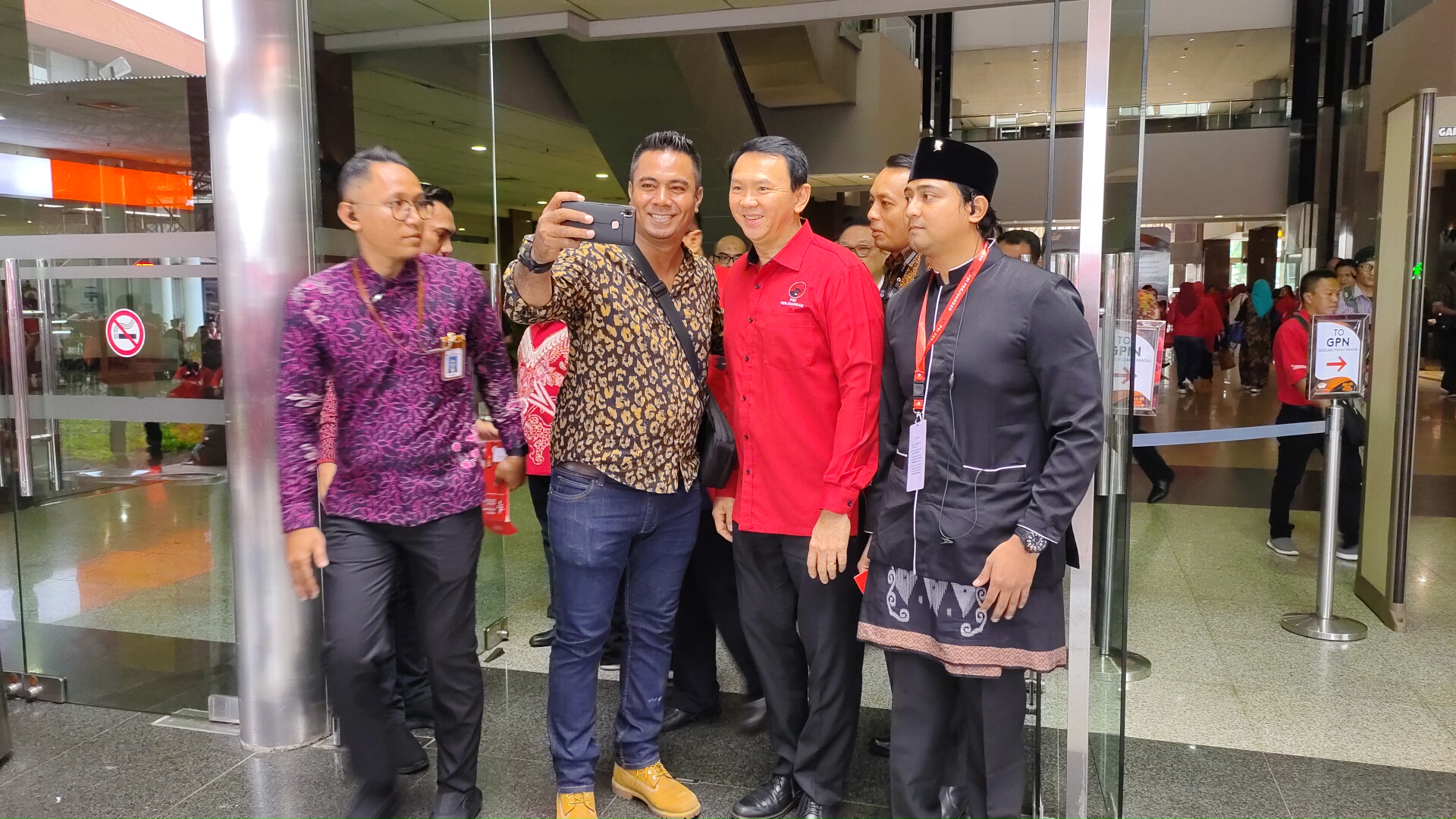 Ahok Jadi Sorotan Saat Hadiri Rakernas PDIP, Ditanya Kabar Istri dan Yosafat Abimanyu Purnama