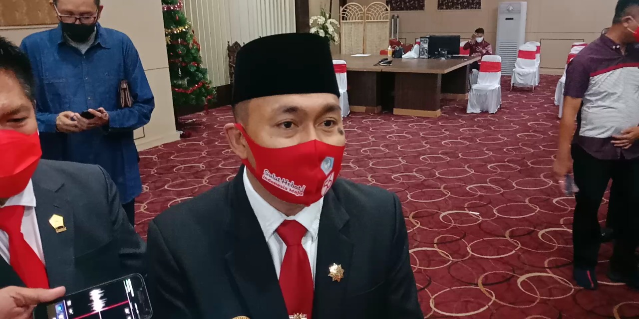 sosokclay-dondokambey-pjs-bupati-minahasa-utaralulusan-stpdn-yang-berusia-37-tahun.jpg