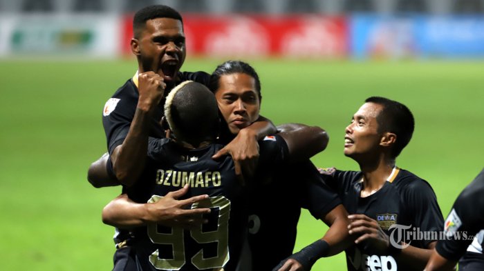 striker-martapura-dewa-united-rishadi-fauzi-kedua-kanan-melakukan-selebrasi.jpg