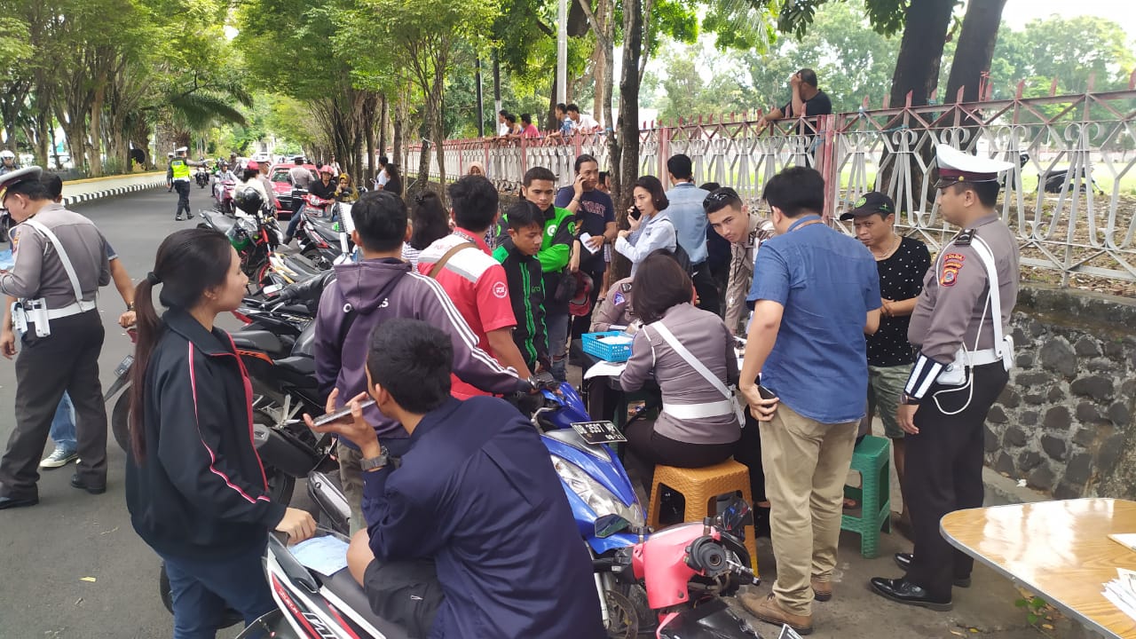 suasan-operasi-zebra-2019-di-jalan-koni-sario-kota-manado-sulut.jpg