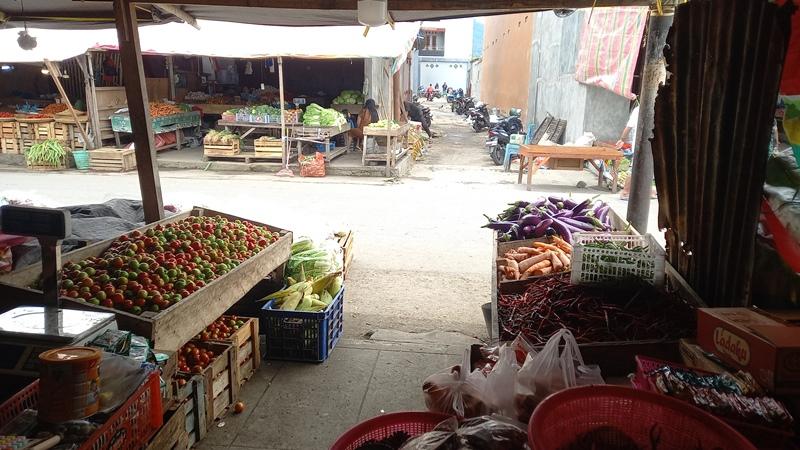 suasana-di-Pasar-Girian-Kota-BitungHJGHJUI56546H676575.jpg