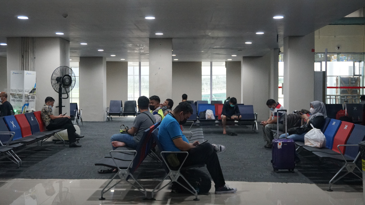 suasana-di-bandara-internasional-sam-ratulangi-manado-sulawesi-utara-dfhhg78cgbfg.jpg