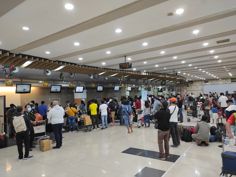 suasana-di-terminal-bandara-internasional-sam-ratulangi-manado.jpg