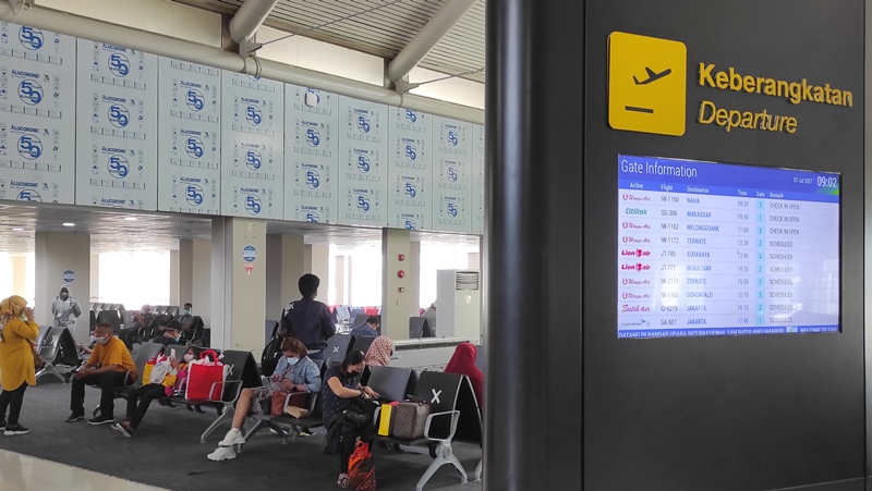 suasana-di-terminal-keberangkatan-bandara-internasional-sam-ratulangi-manado09.jpg
