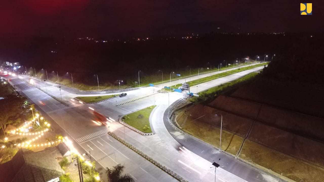 suasana-jalan-tol-manado-bitung.jpg