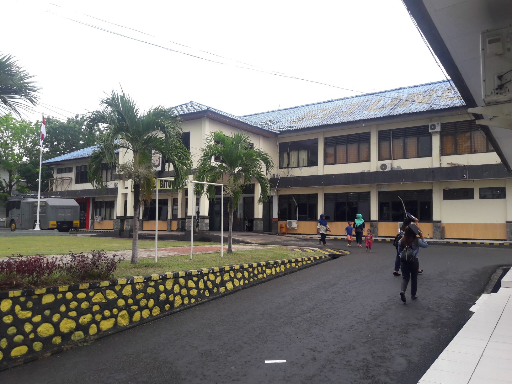 suasana-kantor-polres-bitung-di-jalan-wolter-monginsidi.jpg