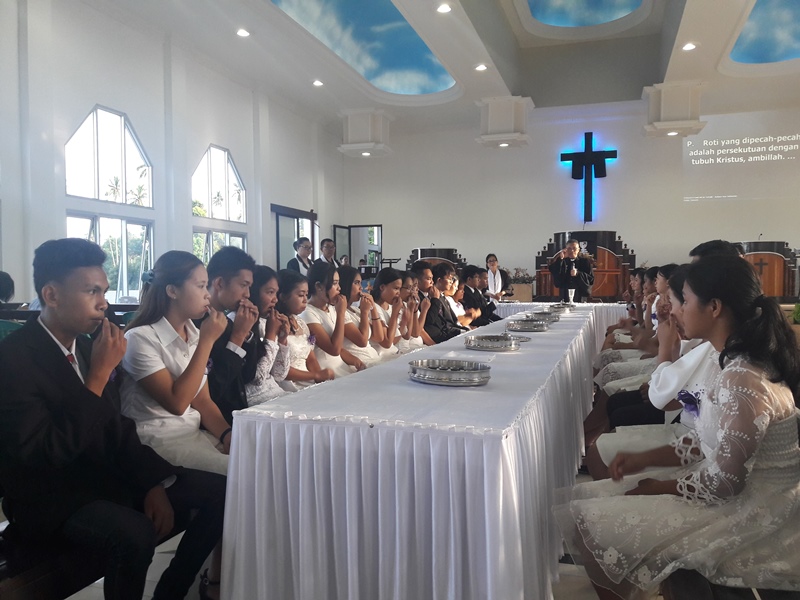 Ibadah Paskah dengan Nuansa Adat Nusa Utara