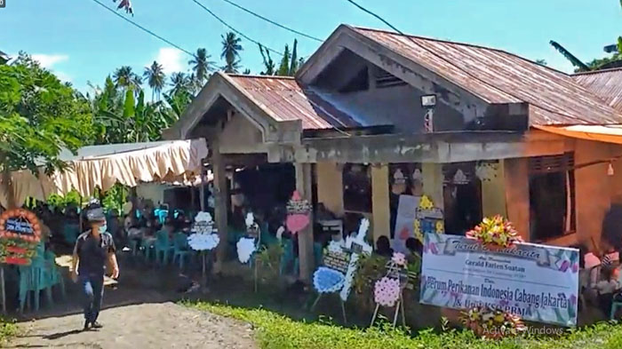 suasana-rumah-duka-mendiang-gerald-farlen-suatan-foto-terbaru.jpg