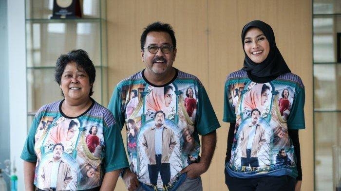 Adik Rano Karno Heboh Disebut Telah Nikah dengan Sesama Jenis, Suti: 'Itu Urusan Saya Sama di Atas'