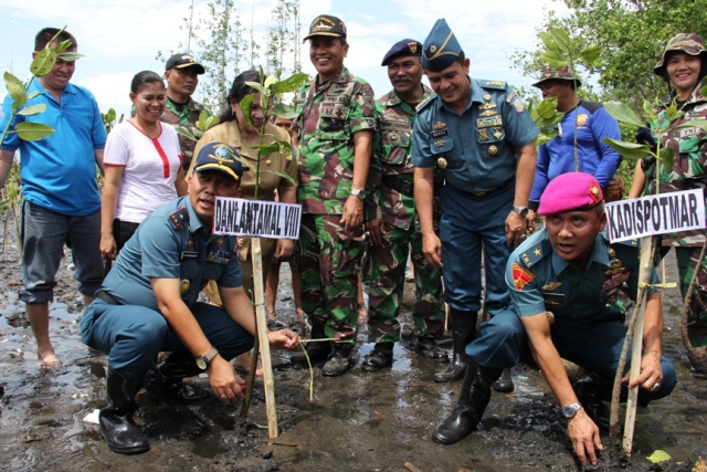 Lantamal VIII Manado Getol Wujudkan Program Penghijauan