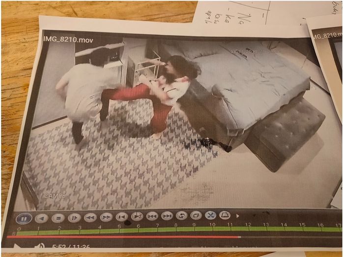 Bukti Kekerasan Dalam Rumah Tangga Jonathan Frizzy, Terlihat Kaki Dhena Devanka Melayang