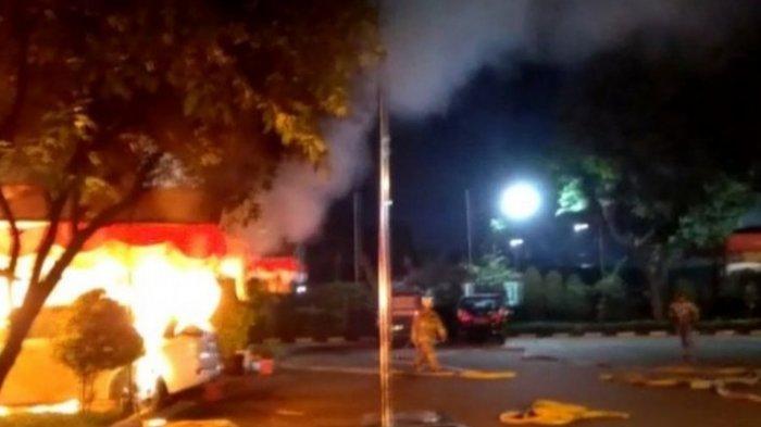 Kantor Polisi Tadi Tengah Malam Diserang, Berlangsung Hingga Dini Hari, Dirusak dan Dibakar